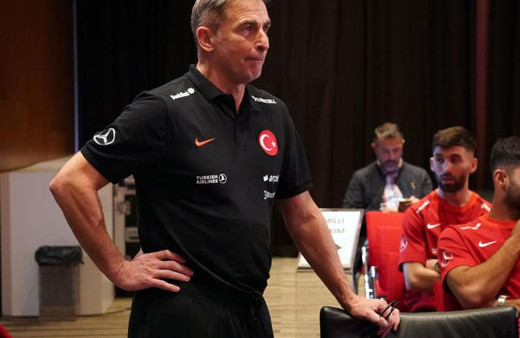 Stefan Kuntz depremzedeler için kasiyerlik yapacak