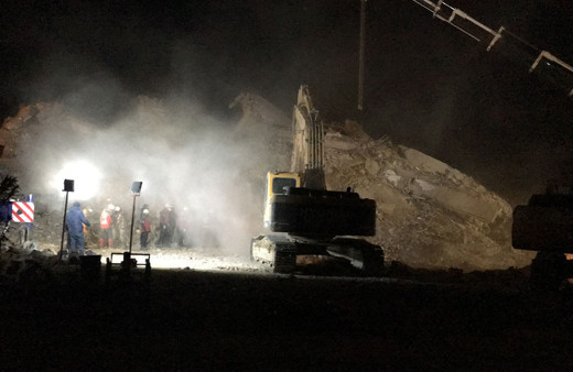 Tam anlamıyla cinayet! Depremde yıkılan 12 katlı bina 'kolonları kesildiği' için mahkemelikmiş!