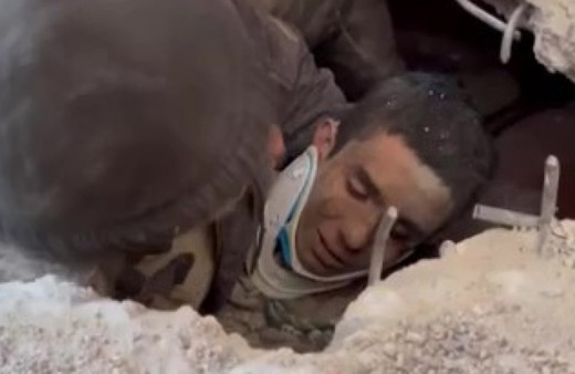 Asrın felaketinde bir mucize daha! Enkaz altından annesine seslendi: İlk sözleri yürekleri dağladı!