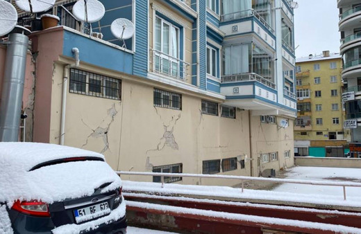 Deprem Niğde'yi de vurdu hasar görüp boşaltılan bina sayısı belli oldu