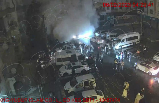 Depremin dehşete düşüren yeni görüntüleri: 12 dakika sonra yerle bir oldu, birbirlerini ezerek kaçmaya çalıştılar