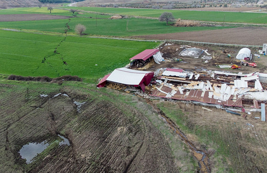 Bakanlıktan deprem mağduru çiftçilere destek: 1322 personel kırsalda!