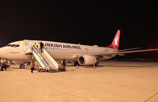 THY, onarılan Hatay Havalimanı'na ilk uçuşunu yaptı