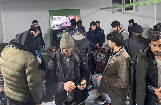 Film gibi olay! 200 mülteciyi İstanbul diye Sakarya’ya indirdiler! Taksimetre şok etti