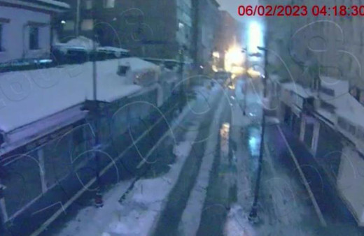 Tüyler ürperten görüntüler ortaya çıktı: 7.7'lik depremde binalar ardı ardına böyle yıkıldı!