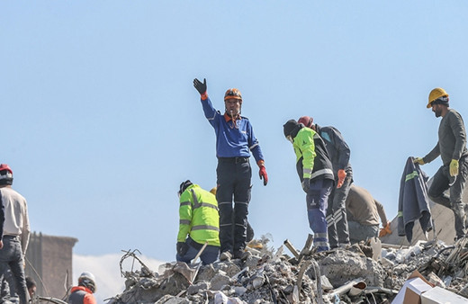 AFAD Müdürü "olağan dışı bir durum" diyerek açıkladı! Yeni deprem açıklaması 4 dakikada bir yaşanıyor