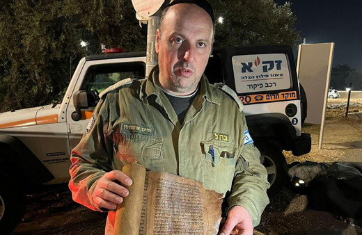 İsrail kurtarma ekipleri Türkiye'den tarihi eser çalarak gitti! Bir de canlı yayında gösterdiler