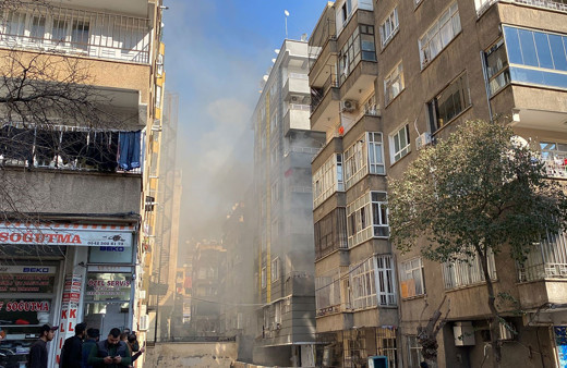 Şanlıurfa'da 7 katlı binada doğalgaz patlaması! 2 ölü 8 yaralı var