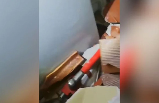 Hatay'da binadaki kediyi kurtarmaya çalışan ekip depreme yakalandı