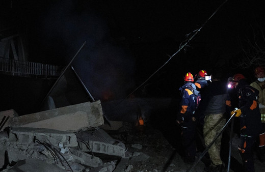 Hatay'da büyük panik! Son dakika 6.4 ve 5,8 şiddetinde deprem oldu binalar yıkıldı! Ölü ve yaralılar var
