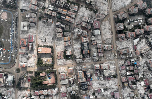 Hatay hayalet şehre dönüştü! 6.4 ve 5.8'lik depremler ağır hasarlı binaları yerle bir etti