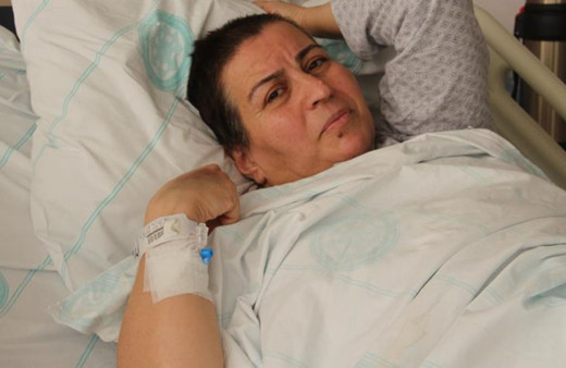 Depremde terk ettikleri eve hiçbir şey olmadı, aile enkaz altında kaldı