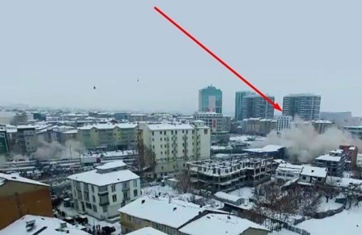 Malatya'da ikinci depremde binalar böyle yıkıldı! Drone kamerası o anda havadan çekti