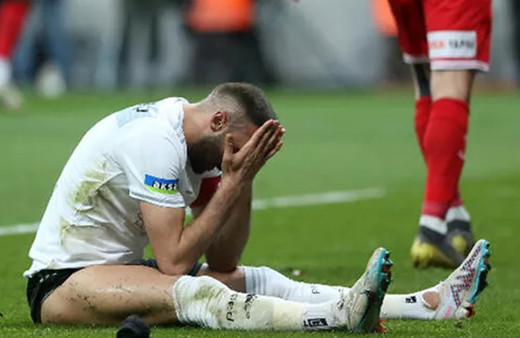 Cenk Tosun'dan kaçan penaltı açıklaması: Kendimi toparlayamadım