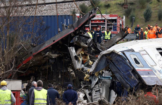 Yunanistan'da tren faciası: 36 kişi hayatını kaybetti, 3 gün ulusal yas ilan edildi!