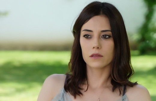 Hayranlarını üzecek haberi kendi verdi! Bir süredir sessiz olan Cansu Dere meğer...