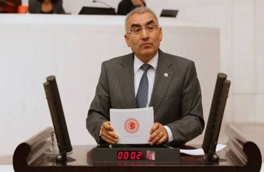 İYİ Parti'de istifa depremi: Ayhan Altıntaş partisinden ayrıldığını duyurdu