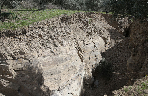Hatay'da deprem sonrası dehşete düşüren görüntü! İkiye ayrıldı