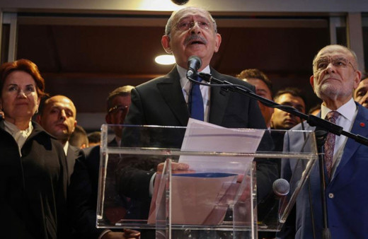 Meral Akşener'in yüzü asıktı bildiride 'uygun göreceği zamanda' sürprizi