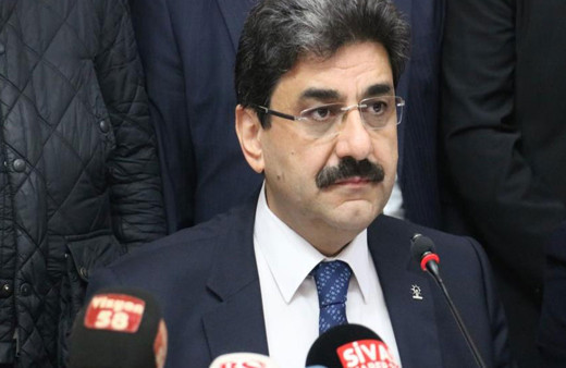 AK Parti'de yeni istifa! "Hepsinden helallik istiyorum"
