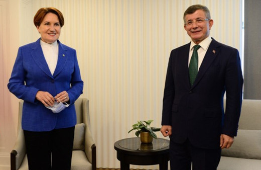 Davutoğlu'ndan Meral Akşener açıklaması! "Kriz faydalı oldu, öldürmeyen darbe güçlendirir"