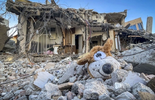 Emniyet resmen açıkladı! Depremde 55 çocuk 140 yetişkin kayıp1 Kimliği belirsiz 1 yaşında 137 bebek var!