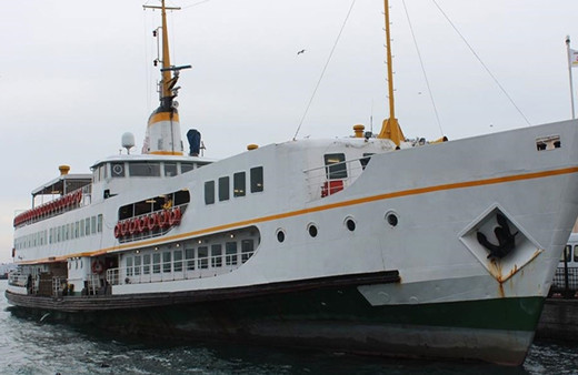 İzmir'de vapur seferleri yeniden başladı