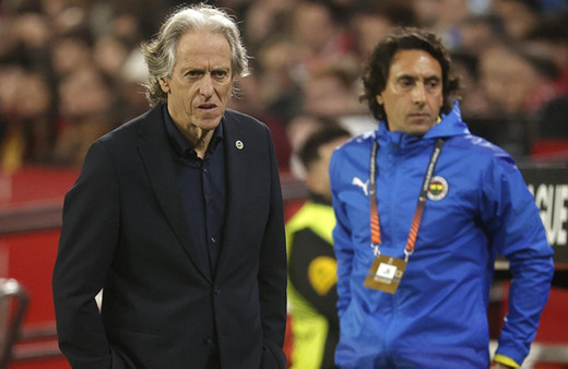 Jorge Jesus'tan Sevilla maçı itirafı: "Bu kadar çok pozisyona girip atamazsanız..."