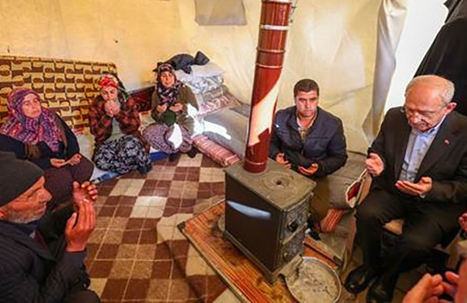 Kemal Kılıçdaroğlu ve Mansur Yavaş deprem bölgesinde! Tartışmayın çadır e konteyner kurun