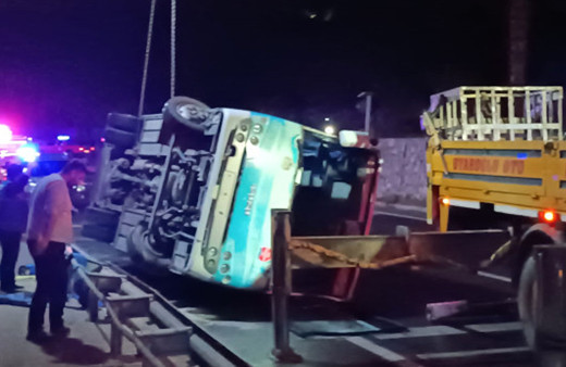 Takım otobüsü kaza yaptı! 14 kişi yaralandı, futbolcuların durumu ağır