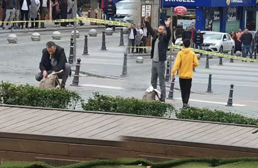 Trabzon'da şoke eden olay! Tüm tedbirleri ve canını hiçe saydı: Çantayı elleriyle açtı!