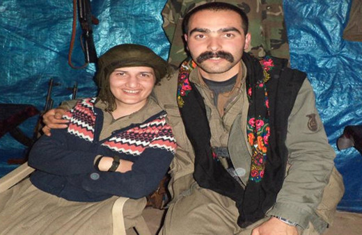 Teröristle fotoğrafı çıkan Semra Güzel hakkında yeni iddianame gıcır gıcır kimlik