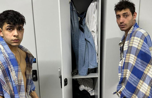 Araba çalıp hamama gittiler! Keyifçi hırsızlar peştamalla yakalandı