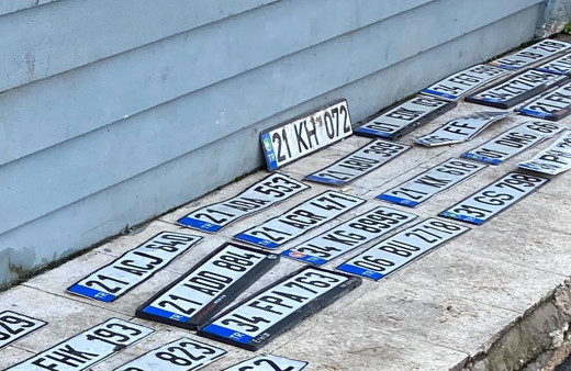 Sular tahliye edilince ortaya çıktı! Hepsi sahiplerini bekliyor