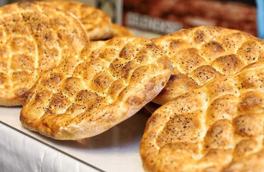 Ramazan ayının ilk pideleri tezgahta yerini aldı