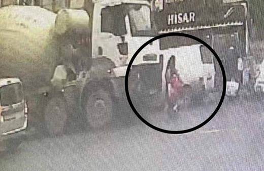 Okul dönüşü kahreden olay! Genç anne ve 2 çocuğu beton mikserinin altında kaldı; 1 ölü