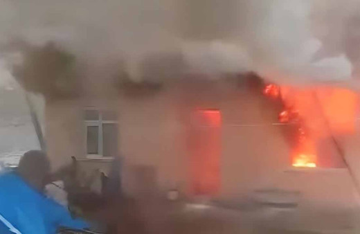 Samsun'da imamın kaldığı lojman çıkan yangında küle döndü