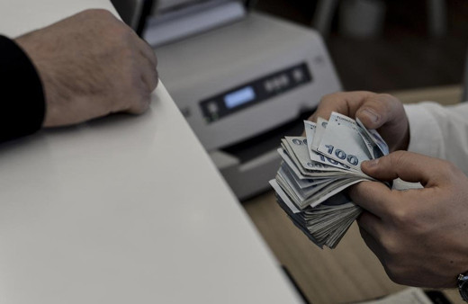 Ay sonu gelince gerilmeyin telefonunuza bakın 23.000 TL ihtiyaç kredisi cebinizde