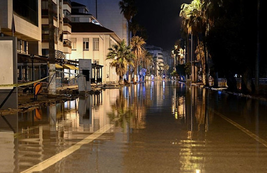 Hatay İskenderun'da deniz seviyesi yükseldi
