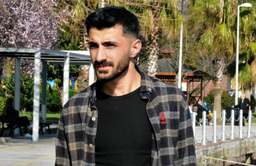 Sahnede türkü söylerken kendi ölüm haberini aldı, annesi "Oğlum sen ölmedin mi?" dedi