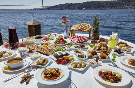 Ramazanda iftar menüsü kişi başı 3 bin 500 TL, sahur 300 ila 450 TL arasında! Menüde bakın neler var?