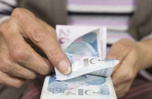 Emeklinin ayağı yerden kesildi uçuyor 7.500 lirayı cebe attı! Bayram gelmeden 8 bin lira daha cepte