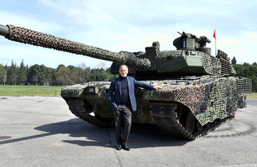 Fatih Altaylı Arifiye'deki tank palet fabrikasını gezdi Katarlı aradı gördüklerini yazdı