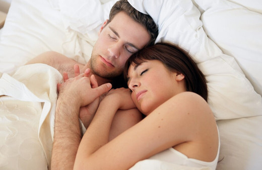 Karı koca birbirini çıplak sarılırsa oruç bozulur mu Diyanet detaya dikkat dedi anlattı