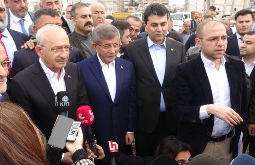 Kılıçdaroğlu'na depremzedelerden tepki: Teröristlerle işbirliği yapan burada gezemez!