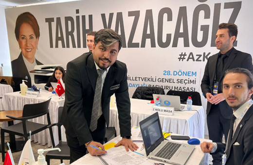 Arif Kocabıyık'ın seçim posteri alay konusu oldu