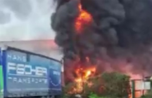 Artvin Çaykur fabrikasında yangın çıktı! Alevler gökyüzüne yükseliyor...