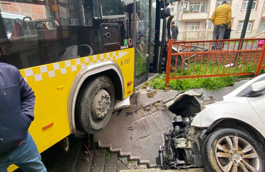 İstanbul'da freni boşalan halk otobüsü ortalığı savaş alanına çevidi