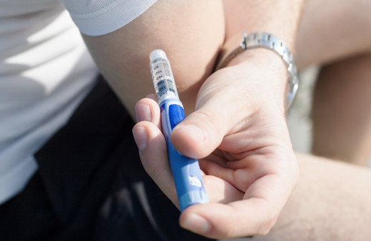 Şeker hastaları insülin iğnesi yapınca orucu bozulur mu Diyanet fetvası