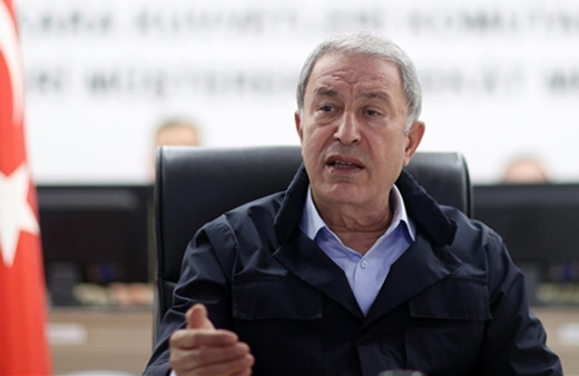 Bakan Hulusi Akar sınırın sıfır noktasında! "Herhangi bir kaçak geçişe asla müsaade etmeyiz"